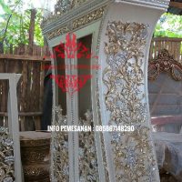 Almari Kaca Hias Biola Karya Jepara
