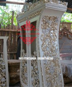 Almari-Kaca-Hias-Biola-Karya-Jepara-Singajatifuriture.com-01
