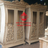Almari Kaca Hias Biola Karya Jepara