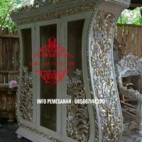 Almari Kaca Hias Biola Karya Jepara