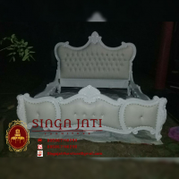 Tempat Tidur Racoco Minimalis Mewah Warna Putih