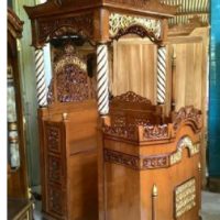Mimbar Masjid Kubah Model Pintu Samping Murah Ukiran Kaligrafi