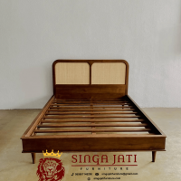 Tempat Tidur Jati Sandaran Rotan Minimalis Modern, Mewah dan Elegan