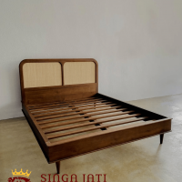 Tempat Tidur Jati Sandaran Rotan Minimalis Modern, Mewah dan Elegan